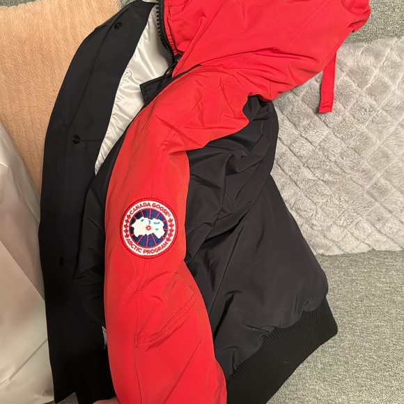 Bought brand new doesn’t fit, never worn with tag